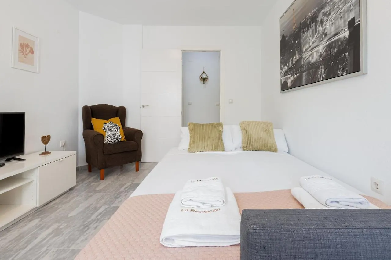 C17 Lovely 2 Bdr Apartment Malaga 0*,  Hiszpania